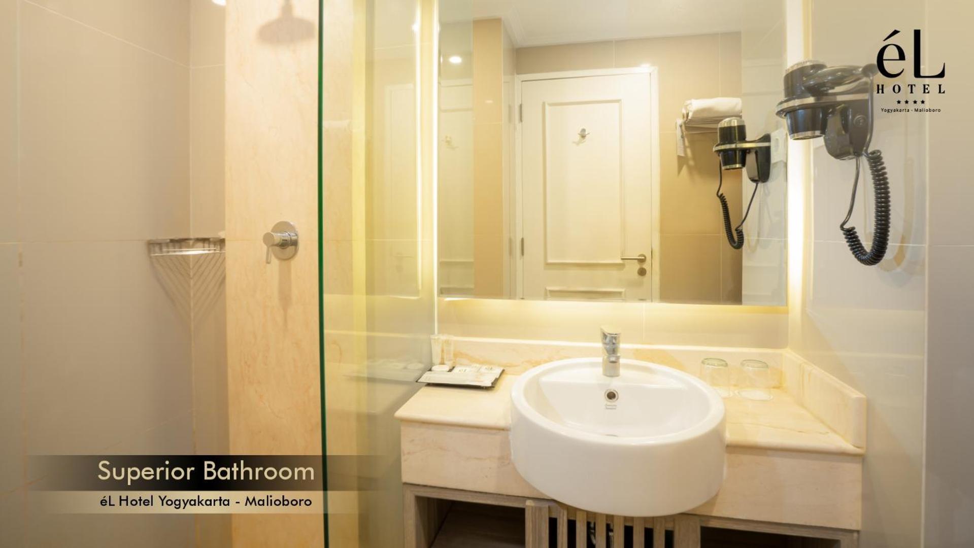 Superior Room with Free Traditional Massage for 1 person